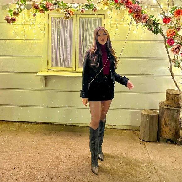 Meet your Posher, Kaylin - Picture 3 of 4